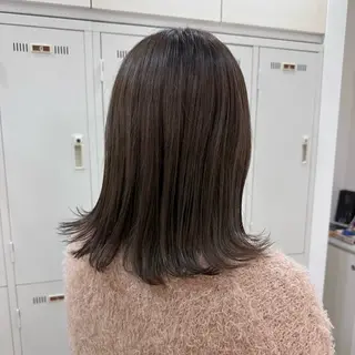 ミディアム カラー 吉永 百合香のヘアスタイル