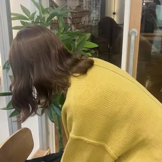 ミディアム カラー パーマ ブリーチなし/ ベージュ/akiraのヘアスタイル