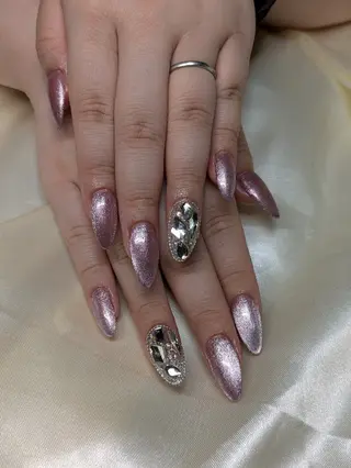 ネイル 三谷 さやかのネイルデザイン