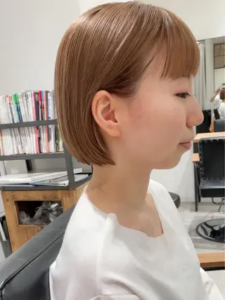 ショート カラー Loom.所属・村上雅人 ナチュラルモードのヘアスタイル