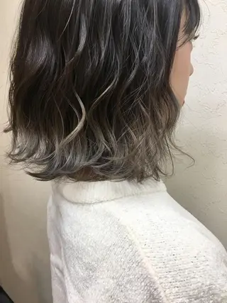 カラー 工藤 綾華のヘアスタイル