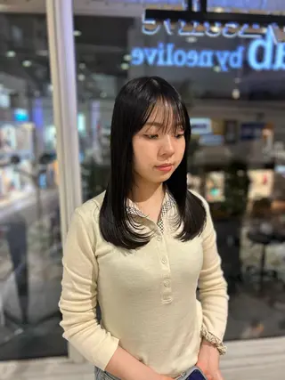 ミディアム 菅沼 紀世のヘアスタイル