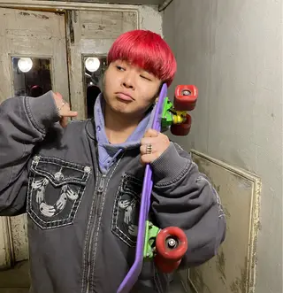 ショート カラー メンズ パーマ、髪質改善 カズマのヘアスタイル