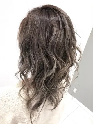 セミロング カラー 海外風レイヤーカット 👑店長　平松　由のヘアスタイル