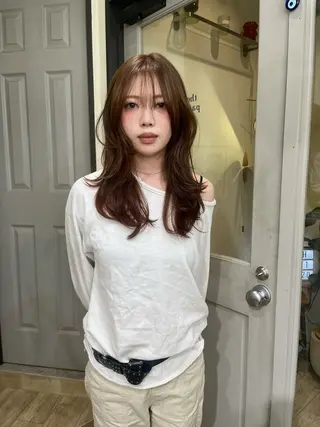 カラー 韓国アンニュイ/ アミのヘアスタイル