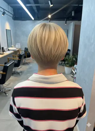 ショート 小山洋次/阪急茨木/ 透明感カラーショートのヘアスタイル