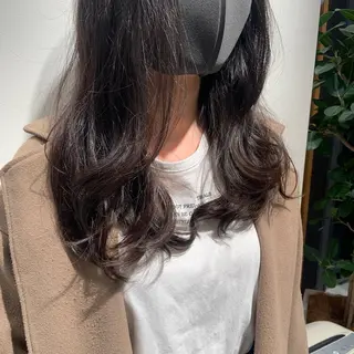 ロング パーマ air -GINZA tower所属・小潟 千尋のヘアスタイル