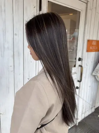 ロング カラー MOLLA 浅香山店所属・谷口ゆめ/縮毛矯正/ カット/美眉ワックスのヘアスタイル