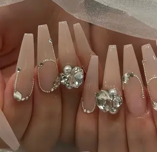 ネイル Queeens nailのネイルデザイン