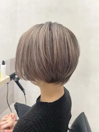 ショート カラー EMANON天神所属・Hitomi Ezakiのヘアスタイル