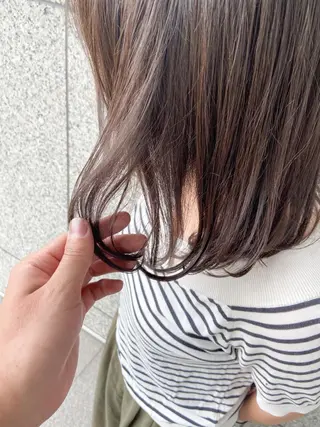 セミロング ハイトーン/ベージュ 指名No.1荒木涼太のヘアスタイル