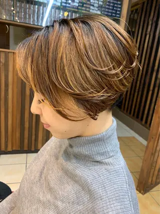 ショート カラー 瀬川 茉衣子のヘアスタイル