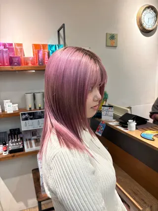 セミロング カラー Lisa🪄似合わせ ／デザインカラーのヘアスタイル