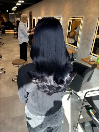 ロング カラー パーマ ヘアアレンジ 透明感ブリーチカラー 🌈TOMOHIROのヘアスタイル