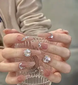 ネイル 高木 維麗絲のネイルデザイン