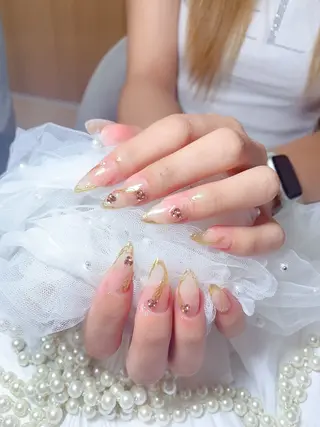 ネイル ネイルサロンAiri 長さ出し·シンプルのネイルデザイン