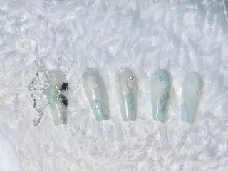 ネイル 🦋y y Nail 🤍のネイルデザイン