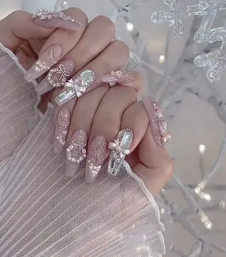 ネイル Lily Lily のネイルデザイン