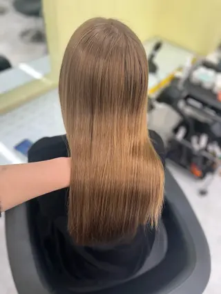 ロング カラー ハイトーンカラー 🦄レイヤーカットのヘアスタイル