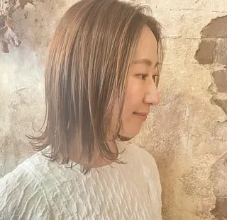 ミディアム カラー ブリーチ、パーマ 西部笑のヘアスタイル