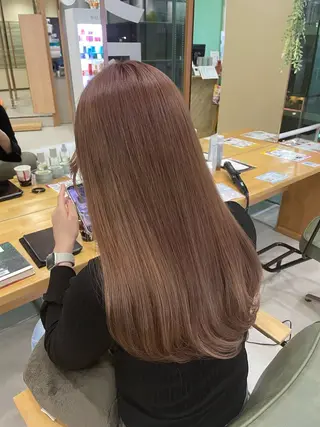 ロング カラー 謝花 萌のヘアスタイル