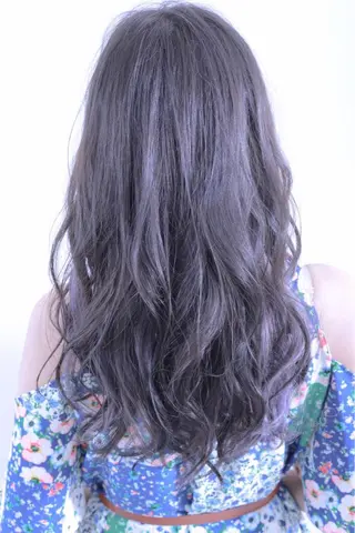ロング 伊藤 裕貴のヘアスタイル