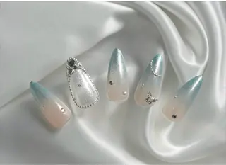 セミロング VANiSH 船本のネイルデザイン