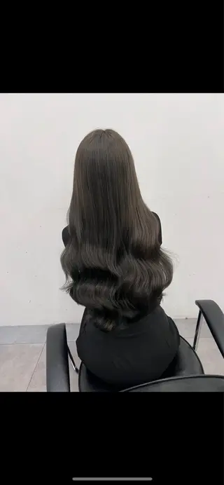 ロング しゅういち/赤み消し カラー特化のヘアスタイル