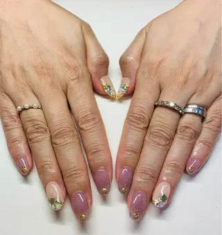 ネイル Mule Beauty Salon所属・ミュール ビューティーサロンのネイルデザイン