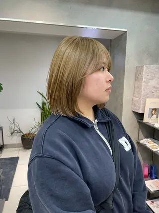 ショート カラー ヘアアレンジ ボブ/透明感ベージュ 🫧クルミ🌟のヘアスタイル