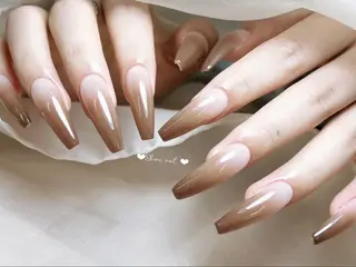 ネイル 〜Shine Nail〜【サイナネイル】パラジェル／ 長さだし／持ち込み／ワンホン／フィルイン所属・shine 🎀 長さだし&デザインのネイルデザイン