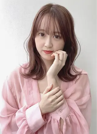 セミロング カレンダー 弁天町Tomoのヘアスタイル
