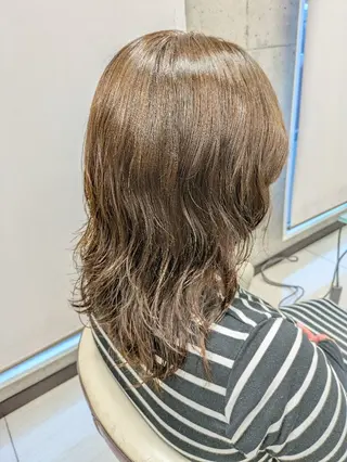 ミディアム 小林 凜のヘアスタイル