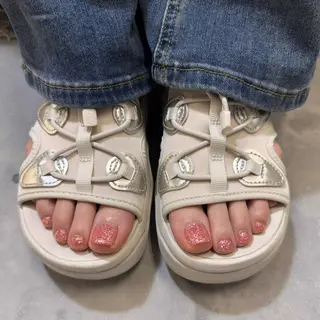 ネイル エーナイン　イオンモール苫小牧店所属・尾﨑 梨緒のネイルデザイン