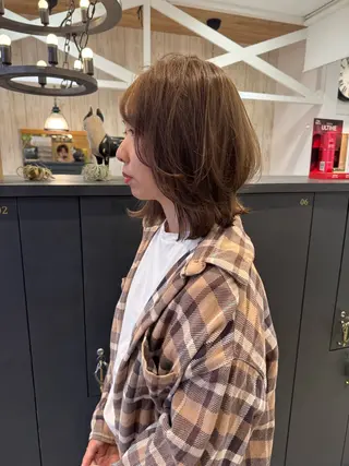 ミディアム 細沼 葵のヘアスタイル