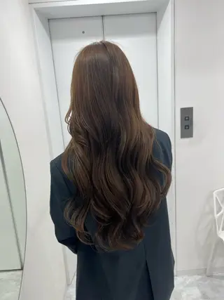 ロング カラー オリーブカラー🫒 レイヤーカット✂︎のヘアスタイル