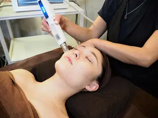 美BARI新宿店 airiのヘアスタイル