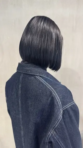 カラー 岡田 渚のヘアスタイル