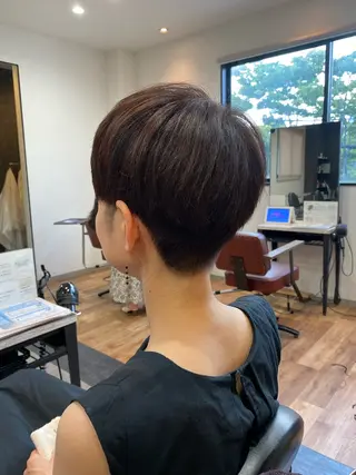 ショート カラー 矢部 萌深のヘアスタイル