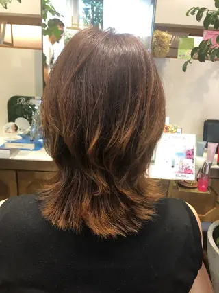 ミディアム DEE okazakiのヘアスタイル