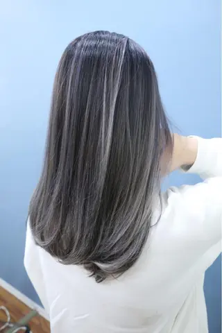 ミディアム カラー 高野 真弥のヘアスタイル