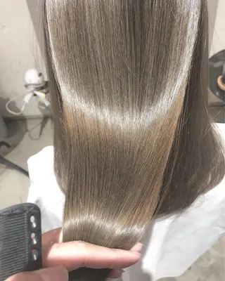 ロング カラー dipty MOILA所属・辻 貴音のヘアスタイル