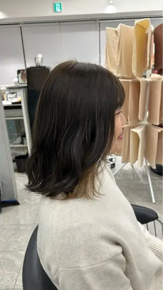 セミロング カラー 上山 凜のヘアスタイル