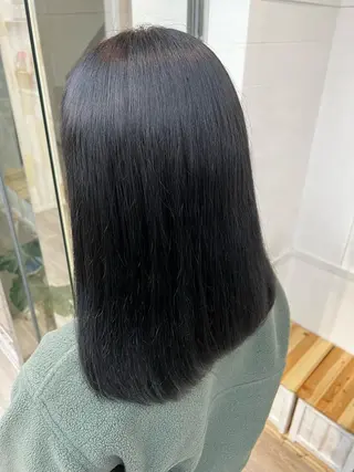 セミロング 【YUTO】確実に 髪を綺麗にするプロ。のヘアスタイル