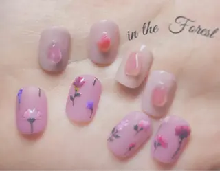 ネイル in the Forest所属・コガ アオイのネイルデザイン