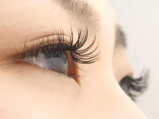 マツエク・マツパ アイネイリスト Aのマツエク・マツパデザイン