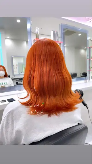 ロング カラー 𝘳𝘺𝘰𝘬𝘢 髪質改善／ブリーチのヘアスタイル