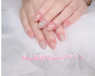 ネイル pink ladyサロン所属・べ にのネイルデザイン