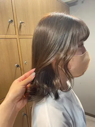 ミディアム カラー alu所属・マキノ キョウカのヘアスタイル