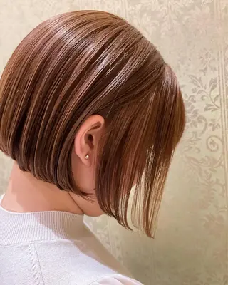 ショート 高槻裕二 ショートボブ縮毛矯正のヘアスタイル